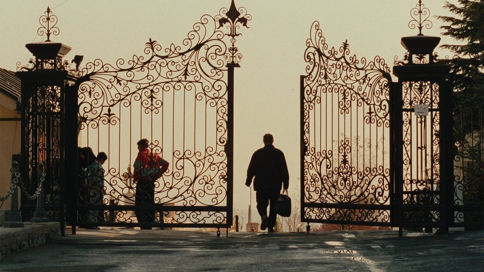 Still from Taste of Cherry (1998)